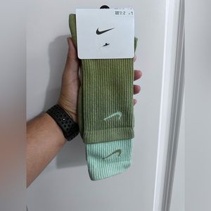 Nike Everyday plus Crew socks